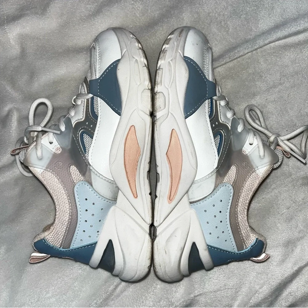 Chunky 90’s Style SHEIN Sneakers Sz 6.5